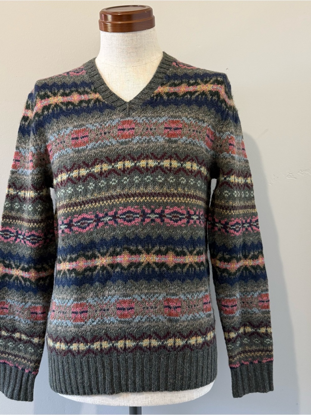 Polo Ralph Lauren men's olive/pink/navy wool/alpaca Fair Isle V-neck sweater, XS